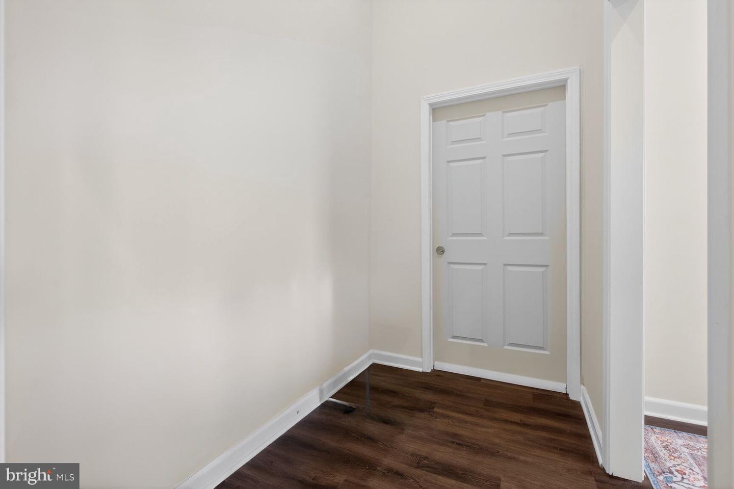 1146 Walker Rd #g&h Property Photo 14