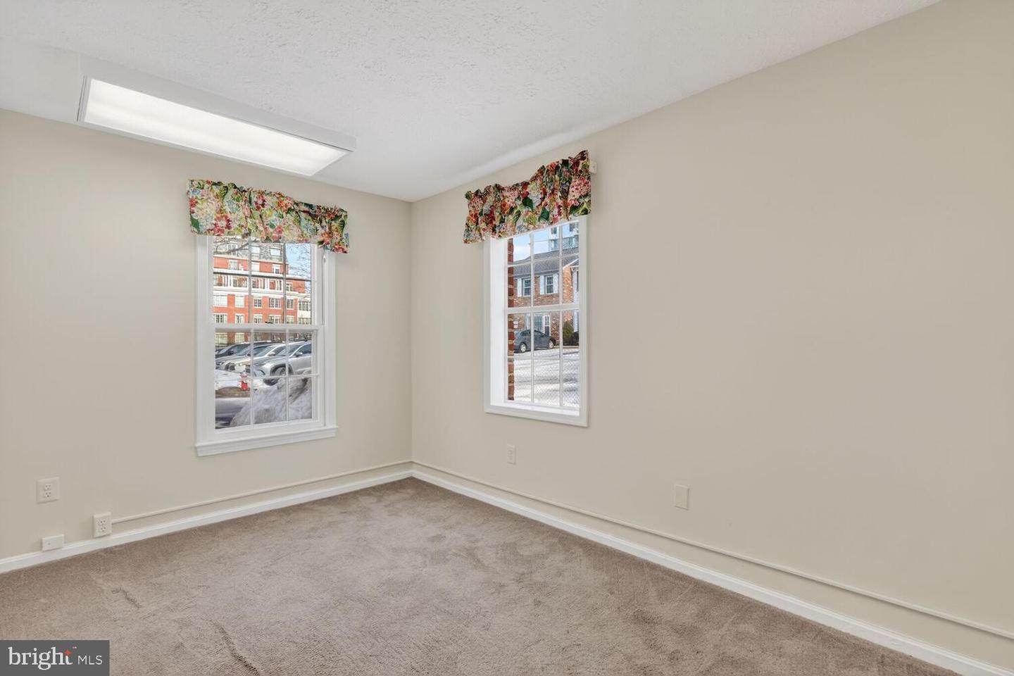 1311 Vincent Pl #19 Property Photo 6