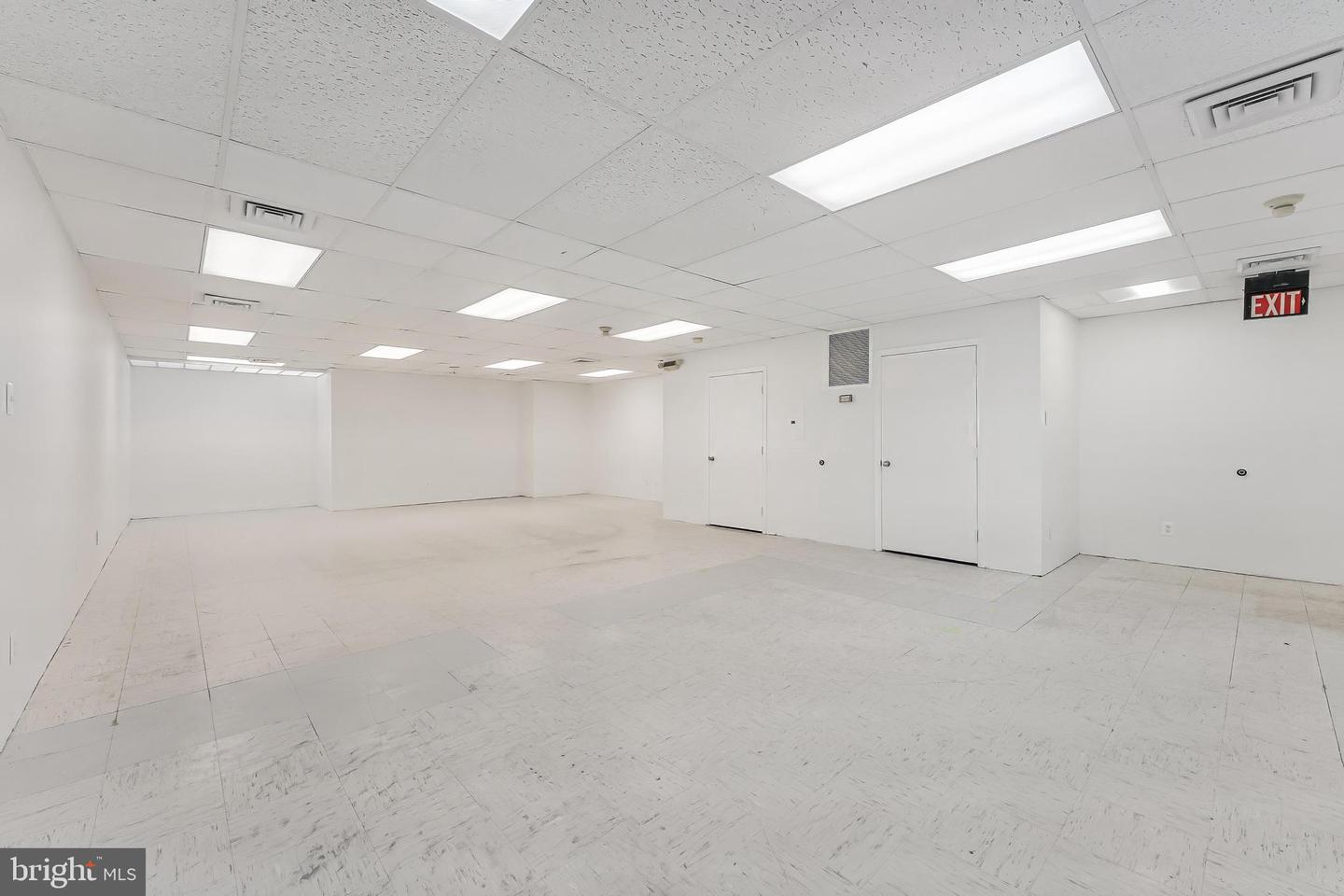 299 Herndon Pkwy #106 Property Photo 3