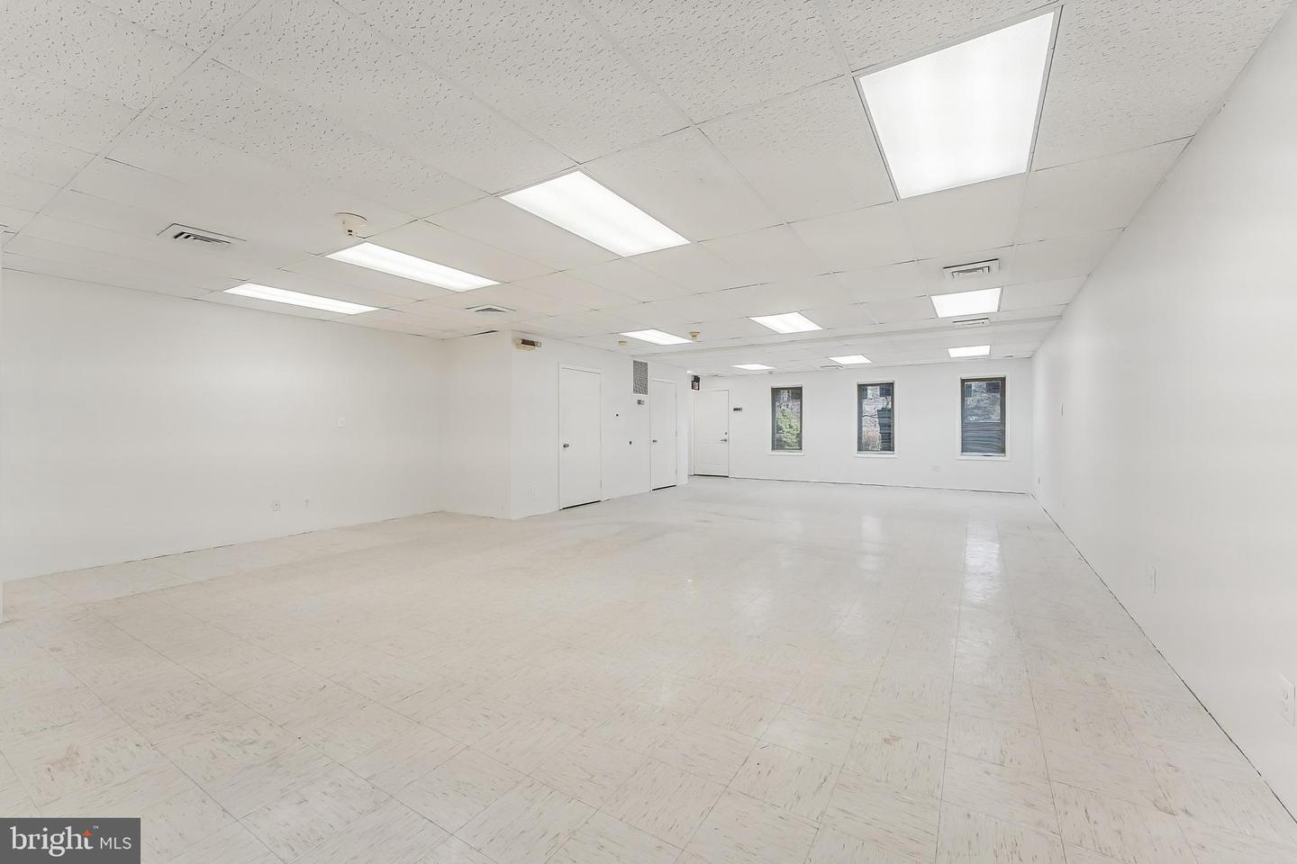 299 Herndon Pkwy #106 Property Photo 4