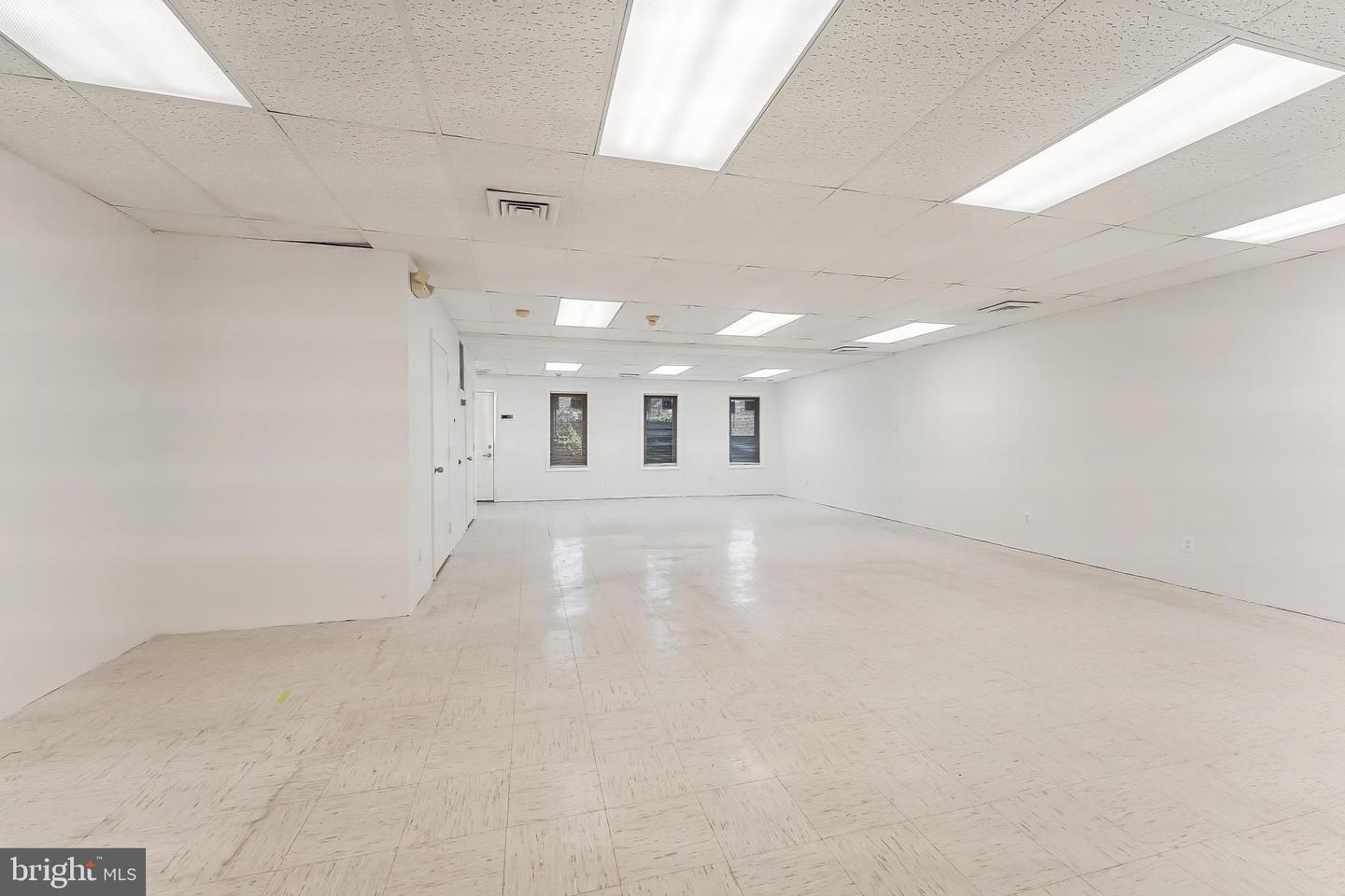 299 Herndon Pkwy #106 Property Photo 5