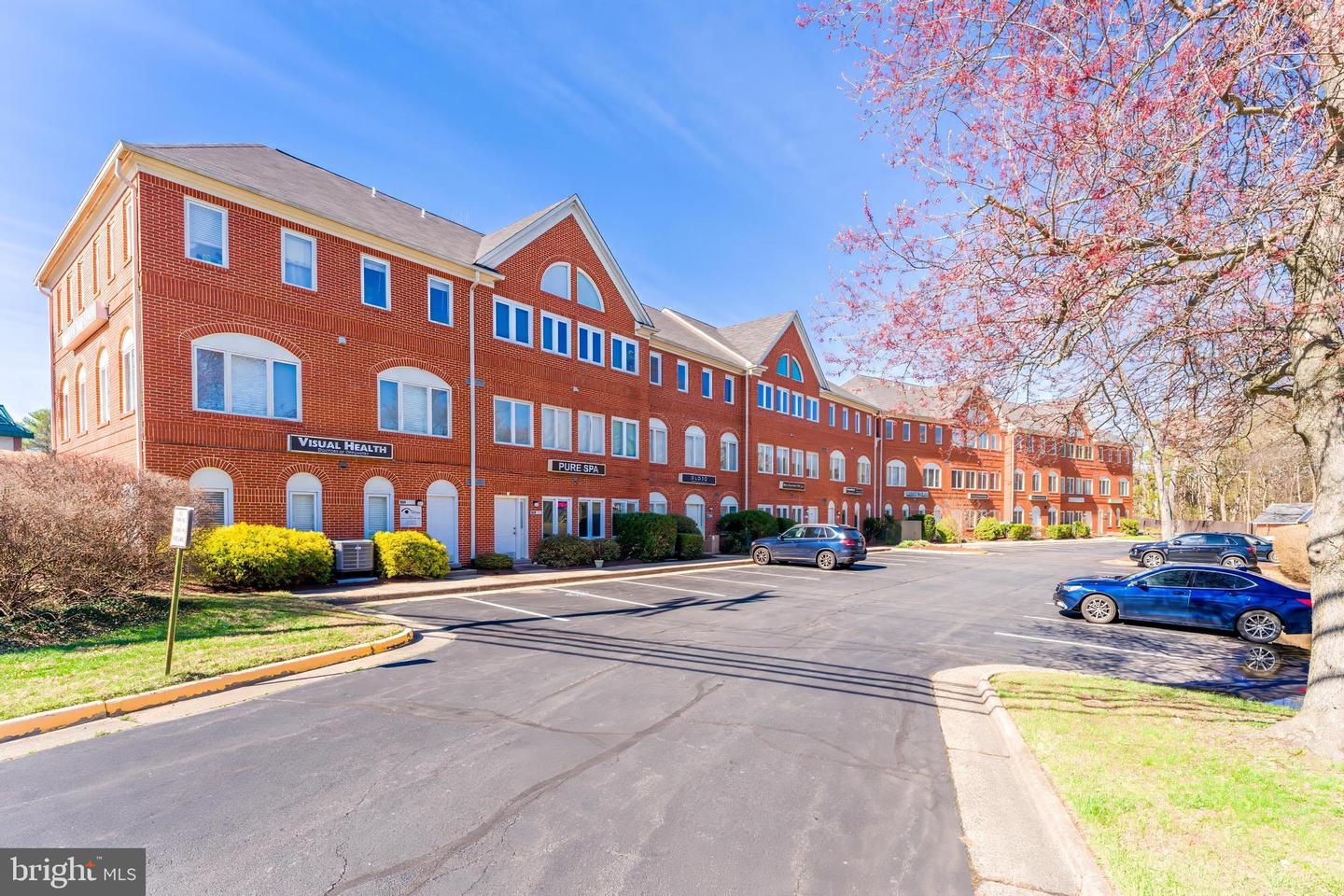 299 Herndon Pkwy #106 Property Photo 11