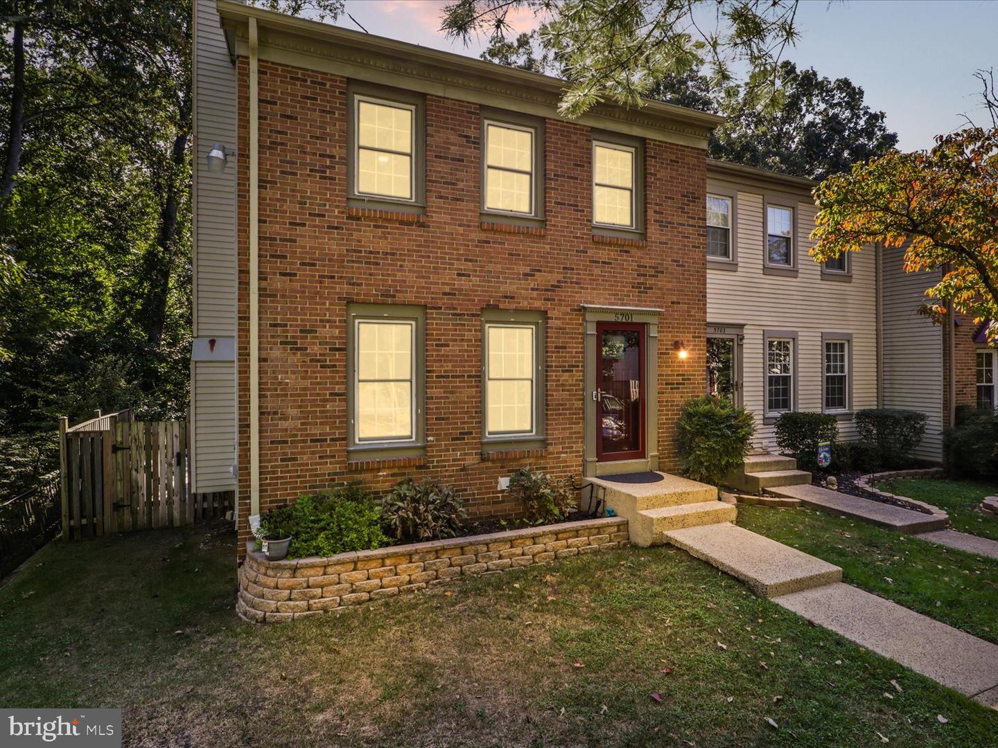 5701 Edgewater Oak Ct Property Photo 1