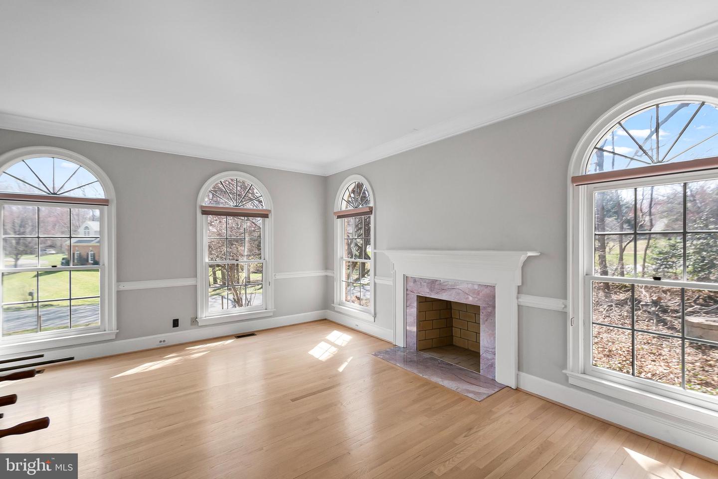 12187 Brecknock St Property Photo 9