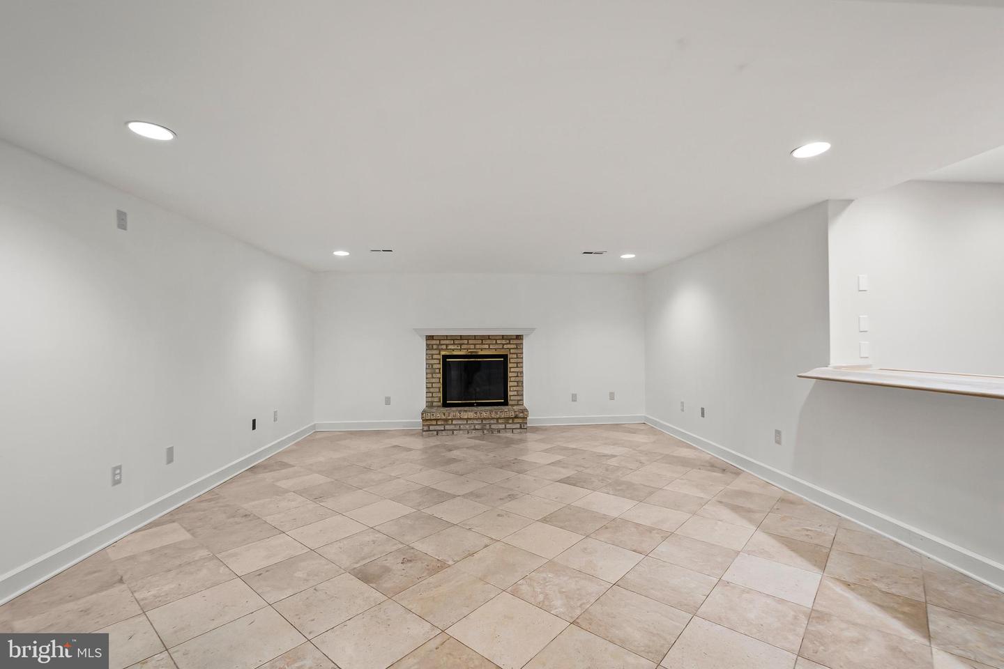12187 Brecknock St Property Photo 39