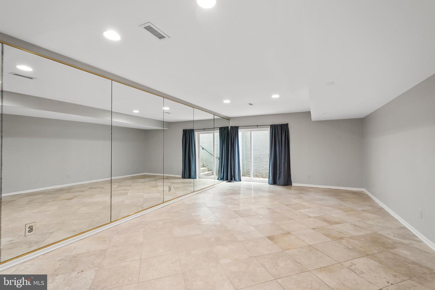 12187 Brecknock St Property Photo 44