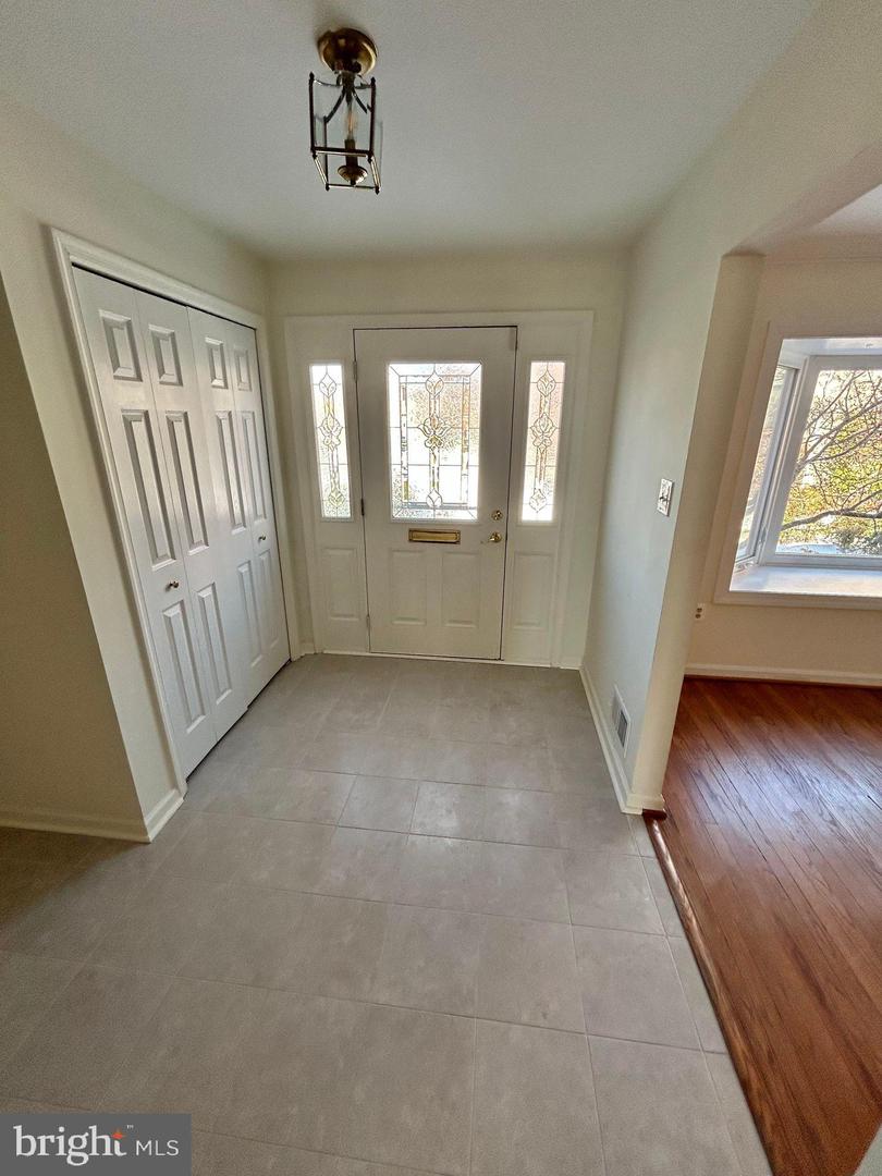 3301 Spring Ln Property Photo 2