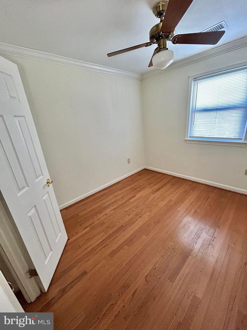 3301 Spring Ln Property Photo 11