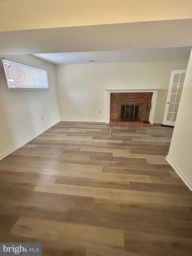 3301 Spring Ln Property Photo 12