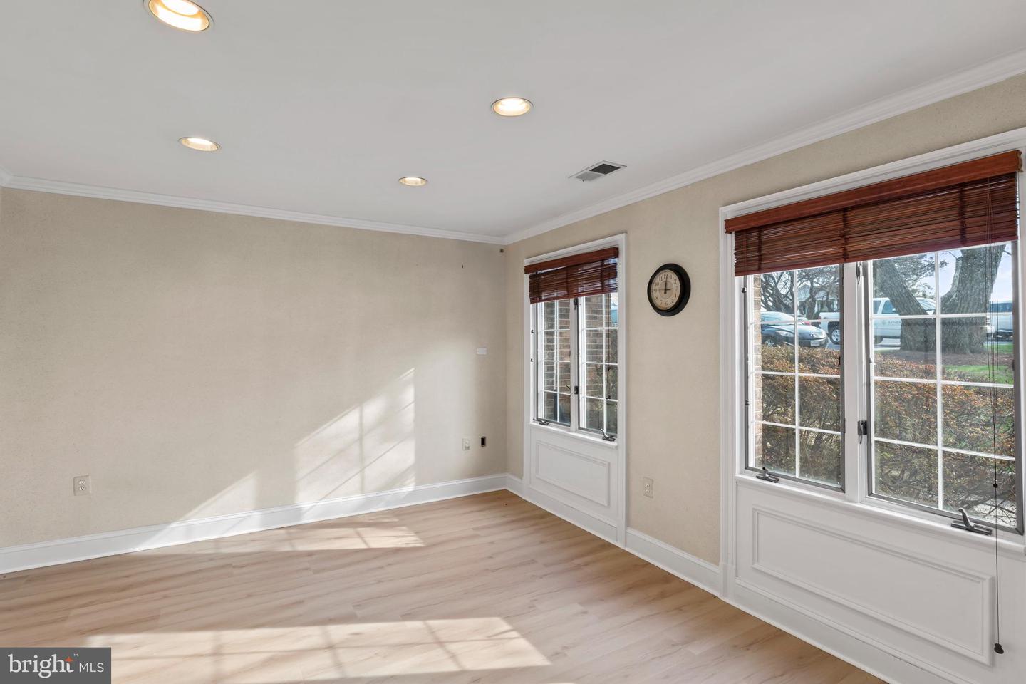 11739 Bowman Green Dr #suite 100 Property Photo 6