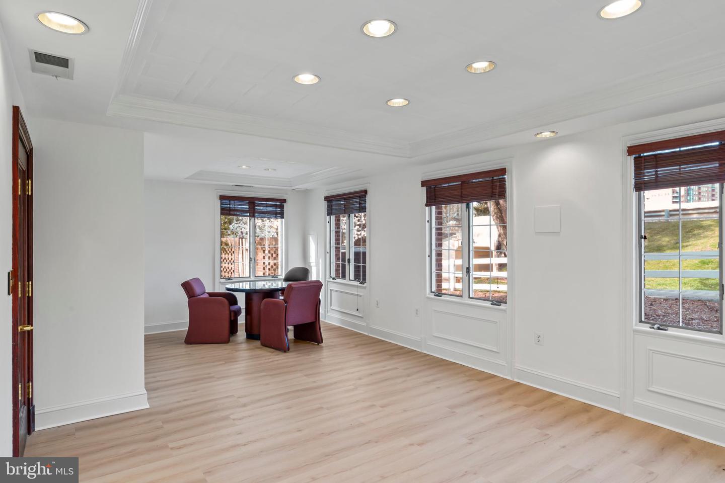 11739 Bowman Green Dr #suite 100 Property Photo 15