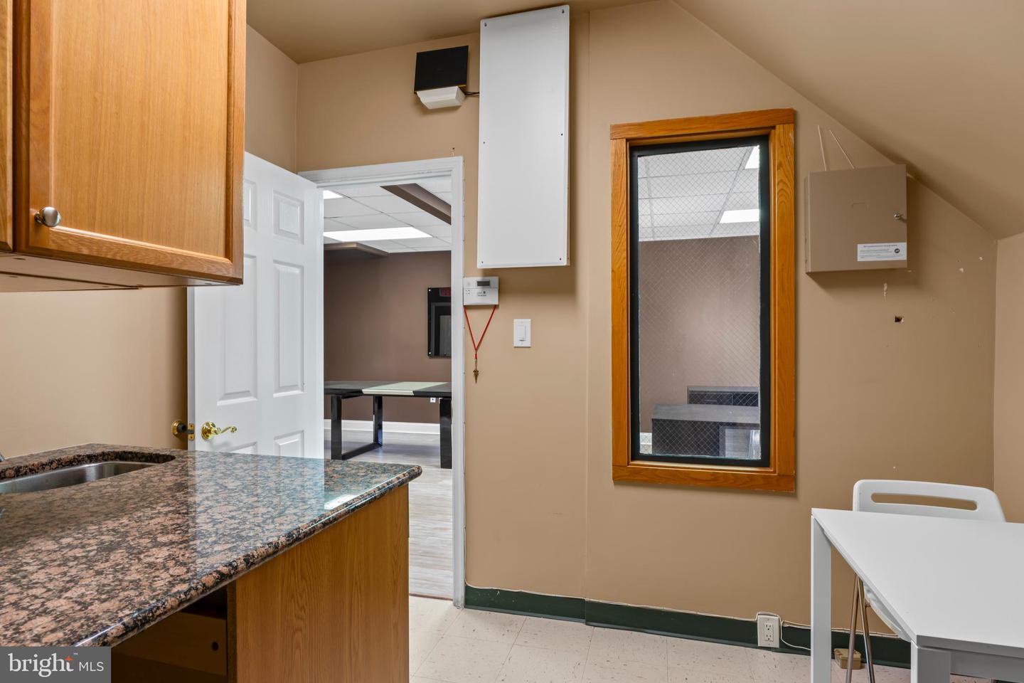 11739 Bowman Green Dr #suite 100 Property Photo 35