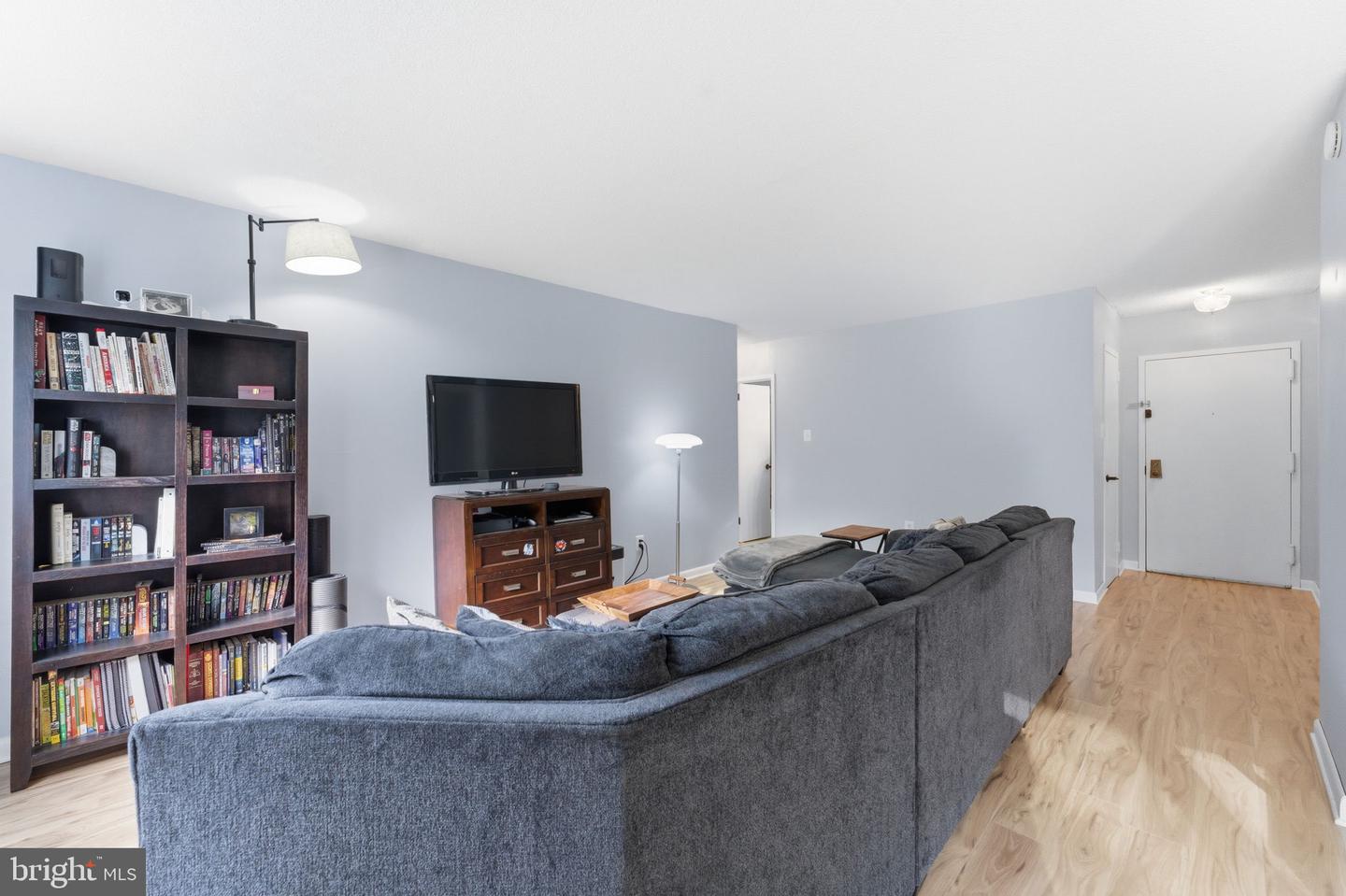 2059 Huntington Ave #304 Property Photo 1