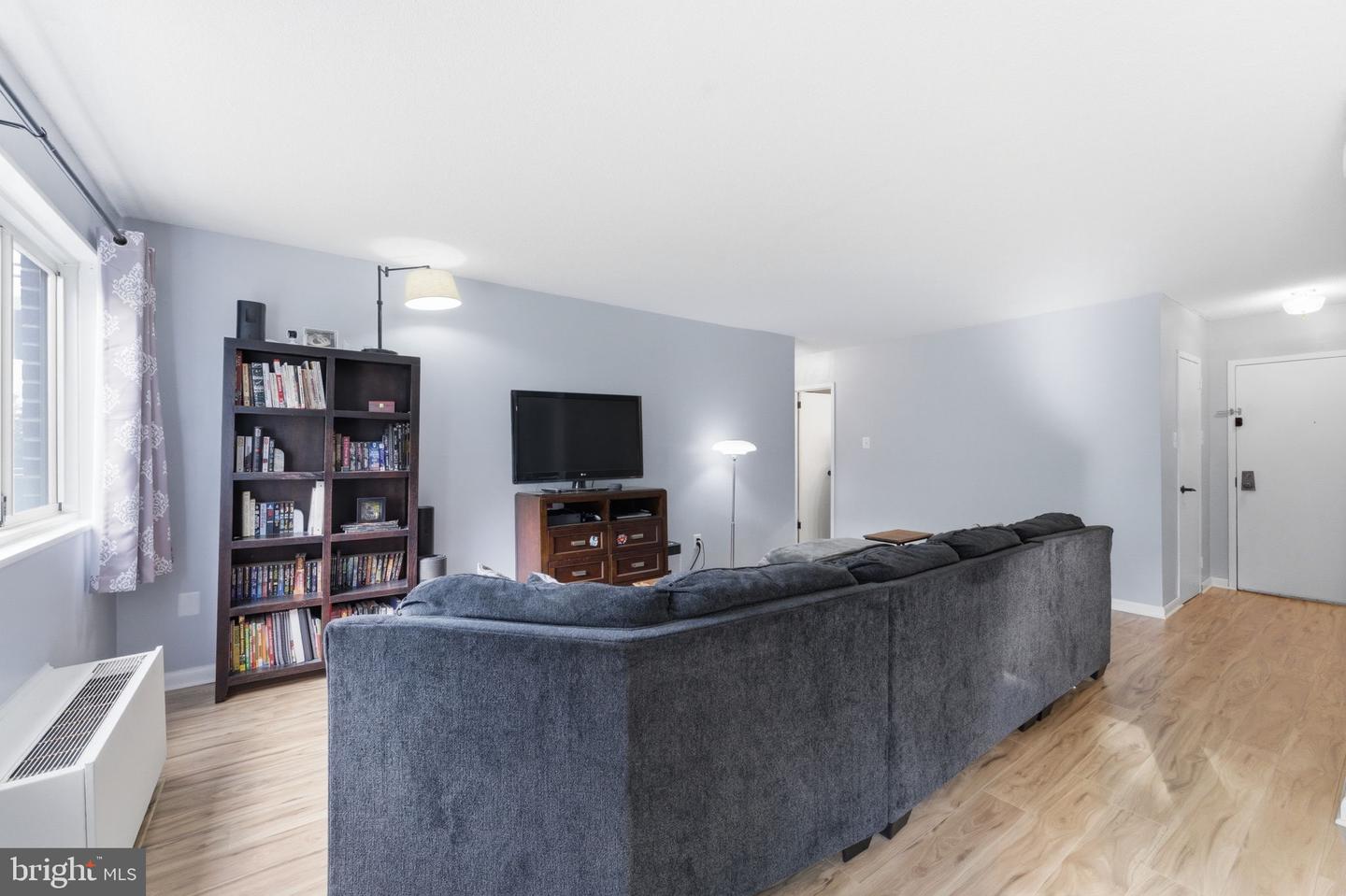 2059 Huntington Ave #304 Property Photo 6