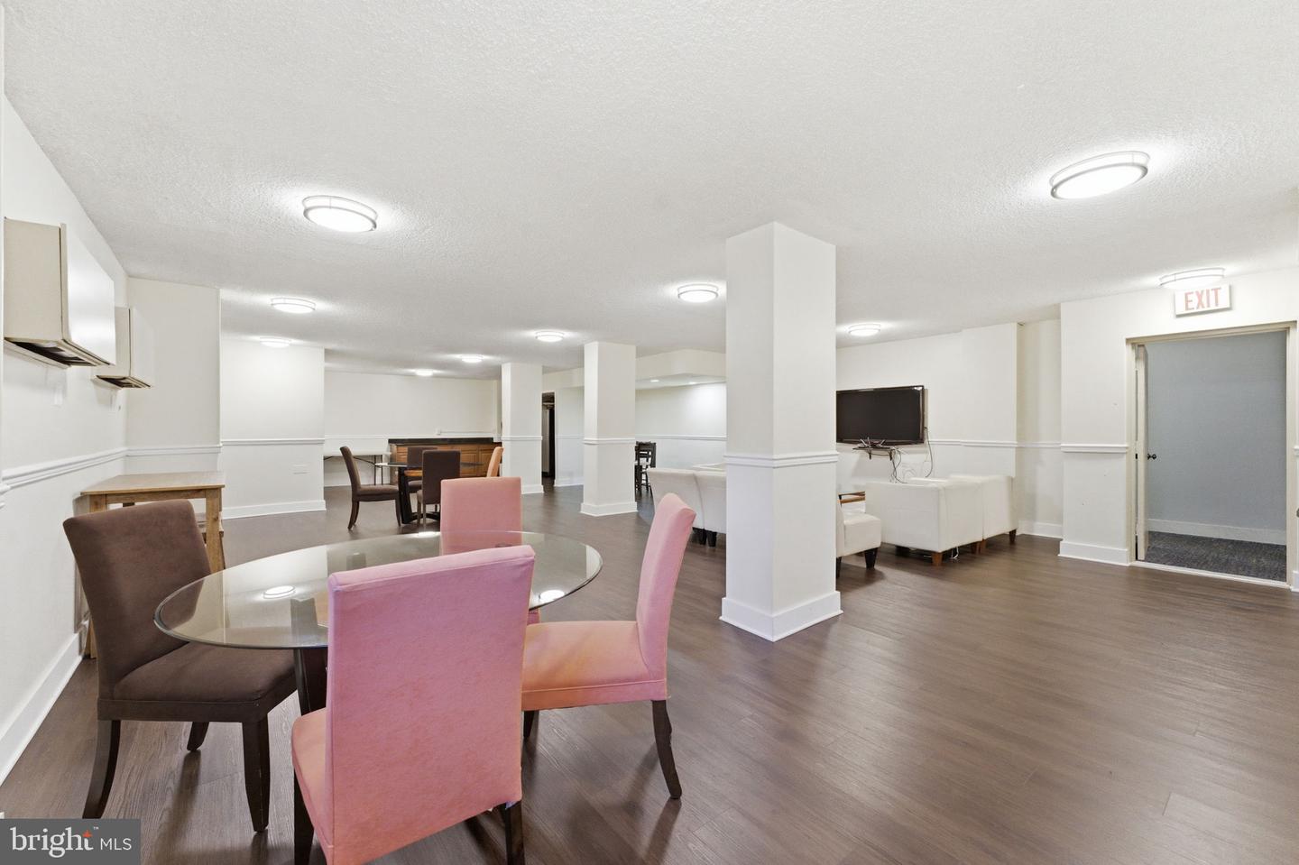 2059 Huntington Ave #304 Property Photo 23