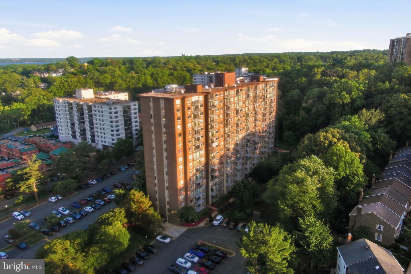 2059 Huntington Ave #304 Property Photo 29