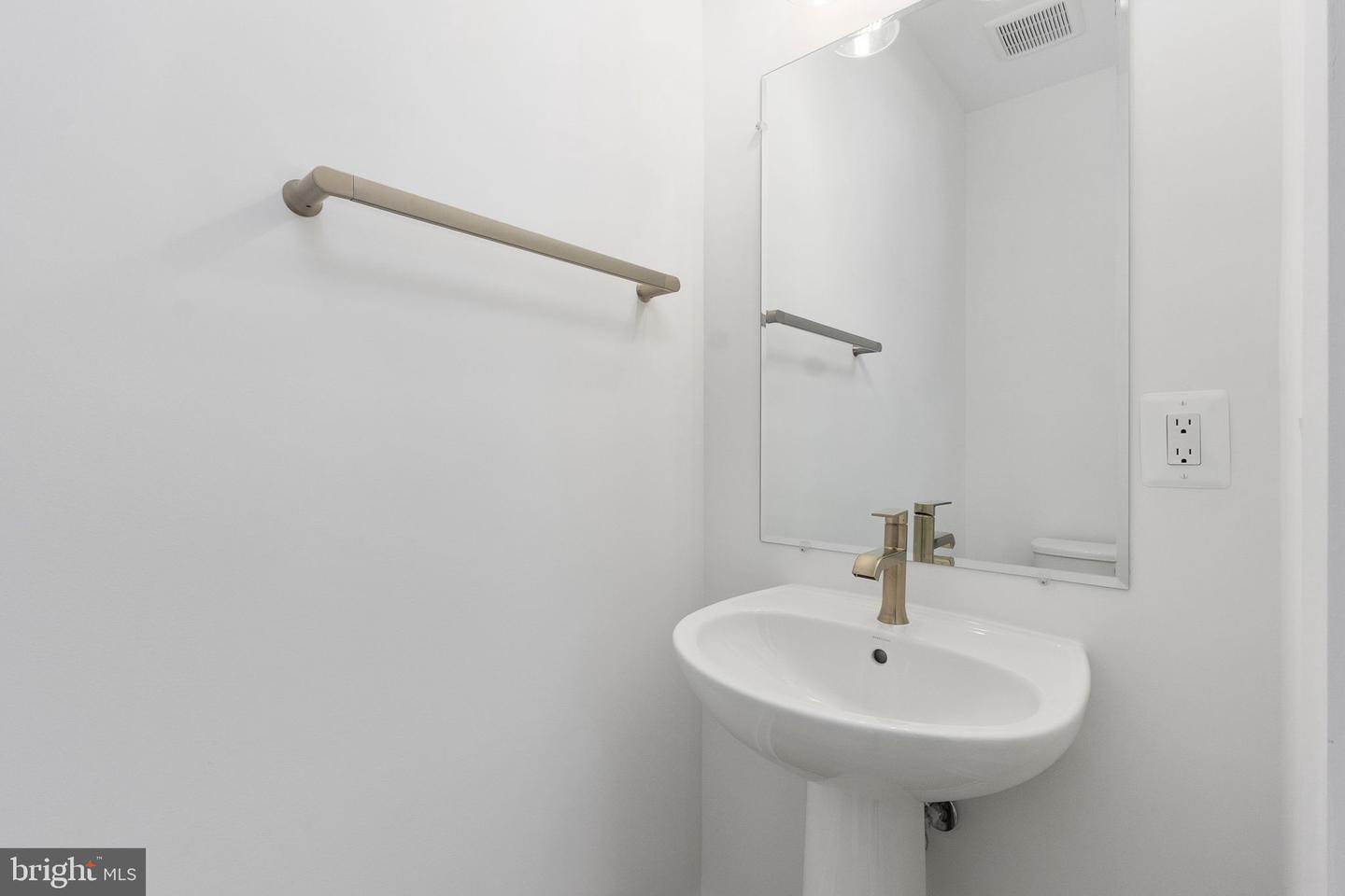 8456 Begonia Ln Property Photo 32