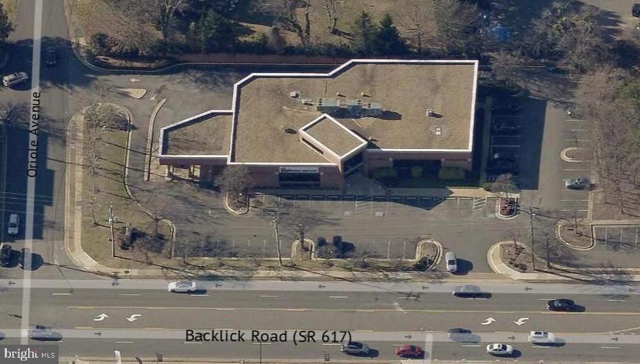 6708 Backlick Rd Property Photo 2