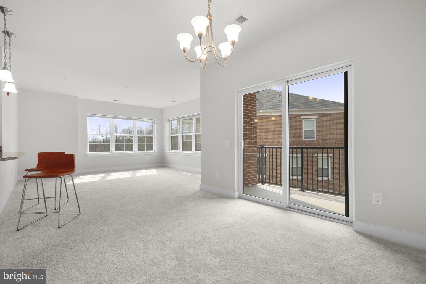 9521 Bastille St #305 Property Photo 8