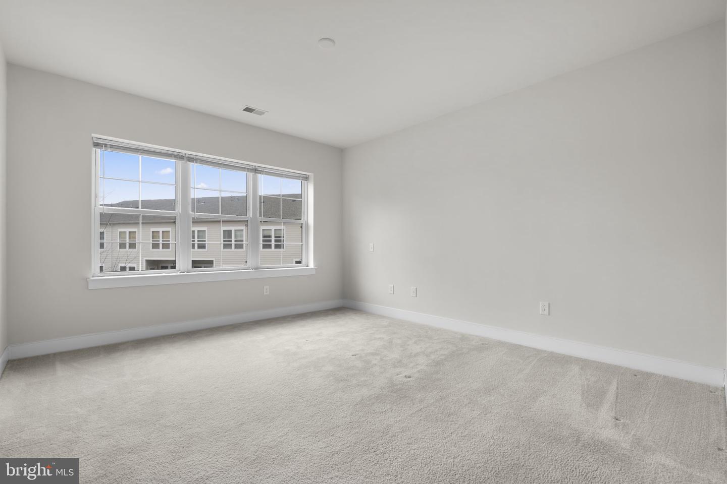 9521 Bastille St #305 Property Photo 16