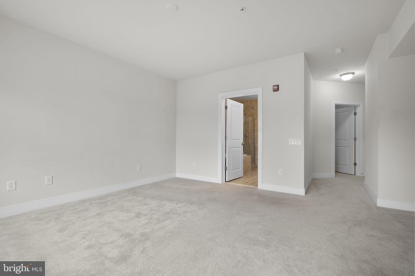 9521 Bastille St #305 Property Photo 17
