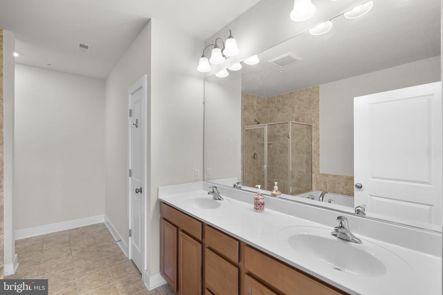 9521 Bastille St #305 Property Photo 19