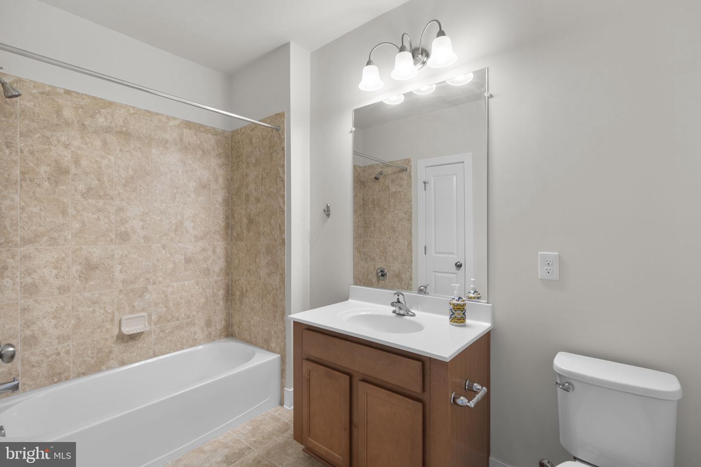 9521 Bastille St #305 Property Photo 24