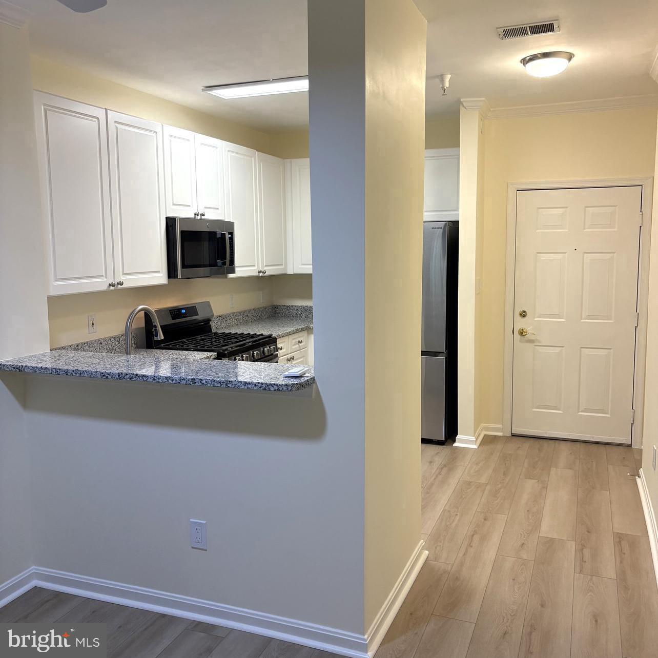 8183 Carnegie Hall Ct #109 Property Photo 3