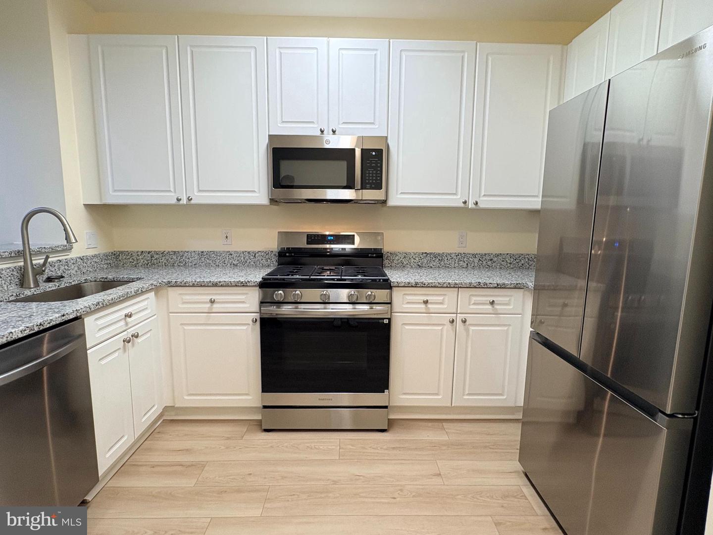 8183 Carnegie Hall Ct #109 Property Photo 4