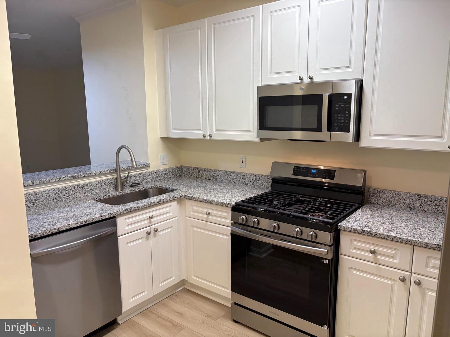 8183 Carnegie Hall Ct #109 Property Photo 5