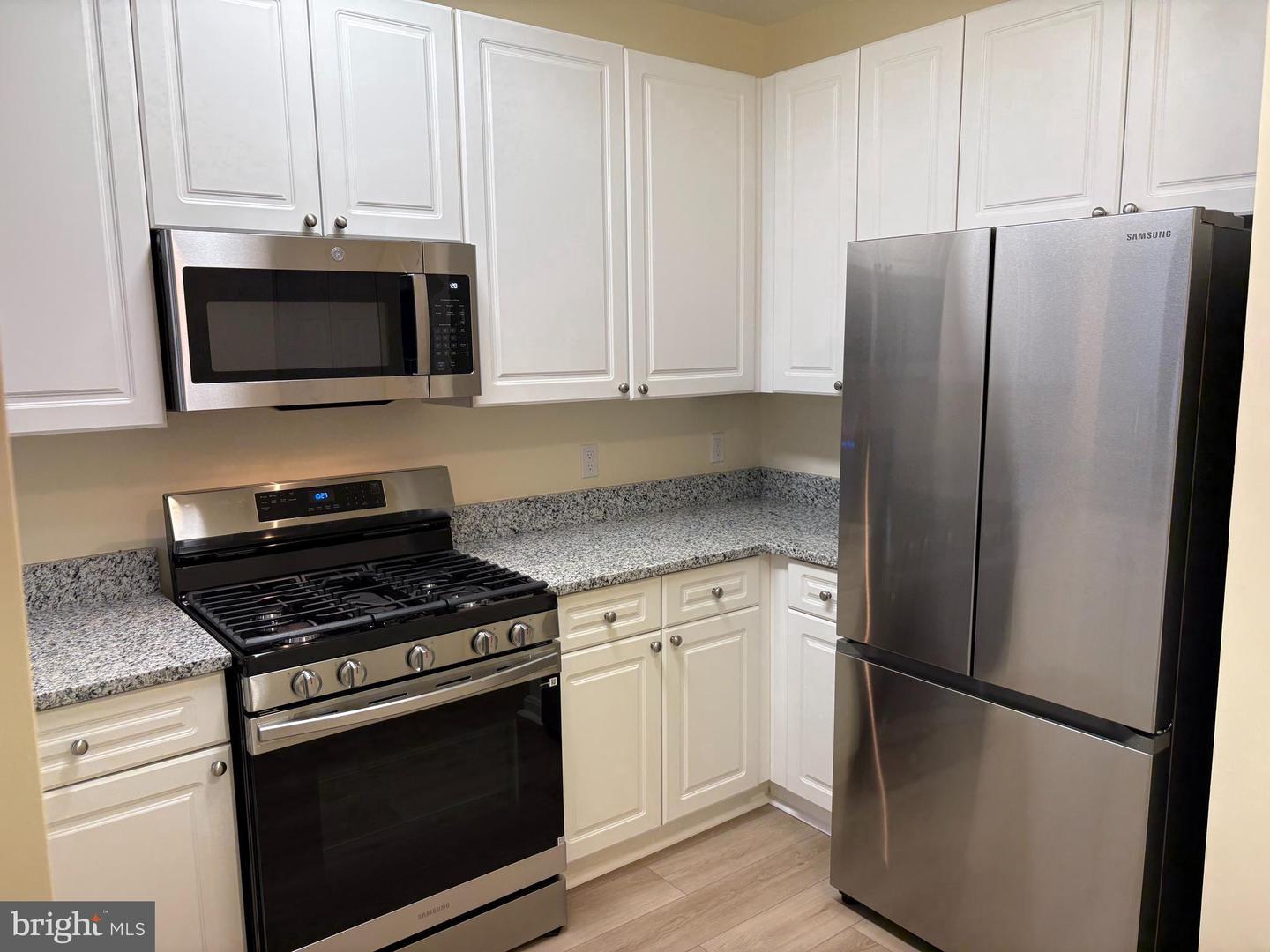 8183 Carnegie Hall Ct #109 Property Photo 6
