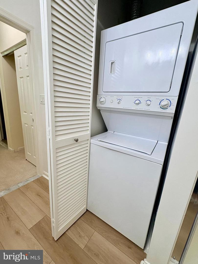8183 Carnegie Hall Ct #109 Property Photo 18