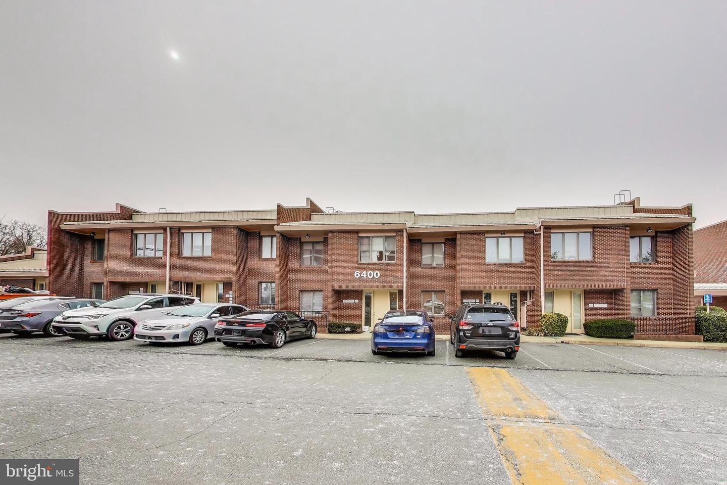 6400-P SEVEN CORNERS PL #1P