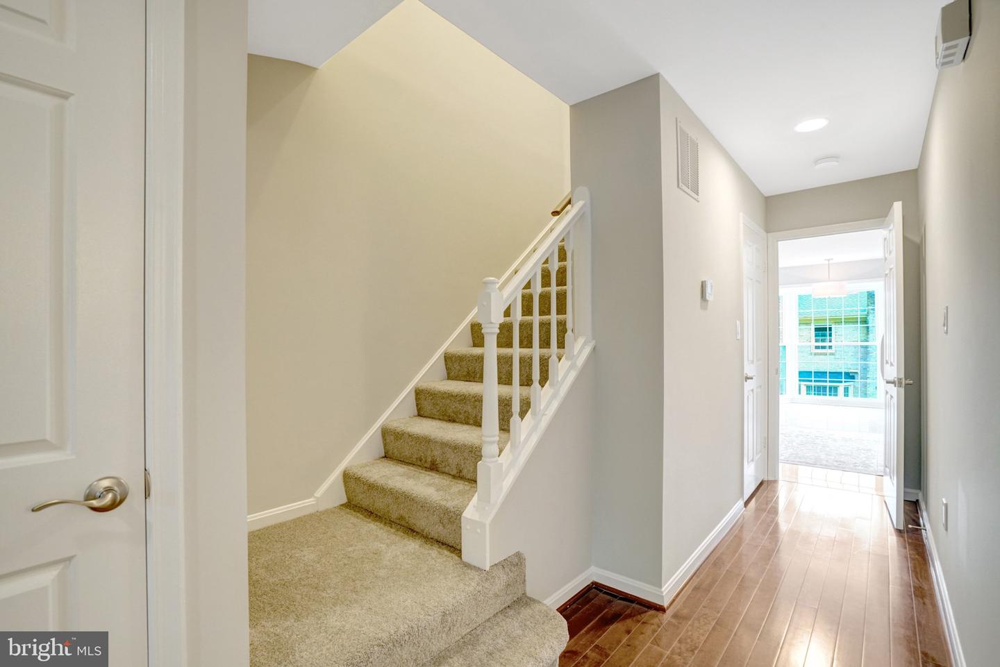 6402 Seven Oaks Ct Property Photo 3