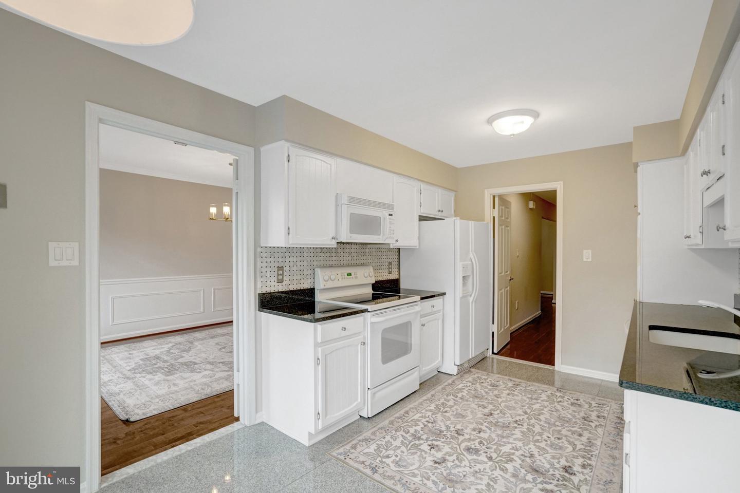 6402 Seven Oaks Ct Property Photo 13
