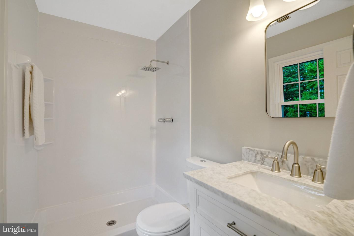 6402 Seven Oaks Ct Property Photo 27