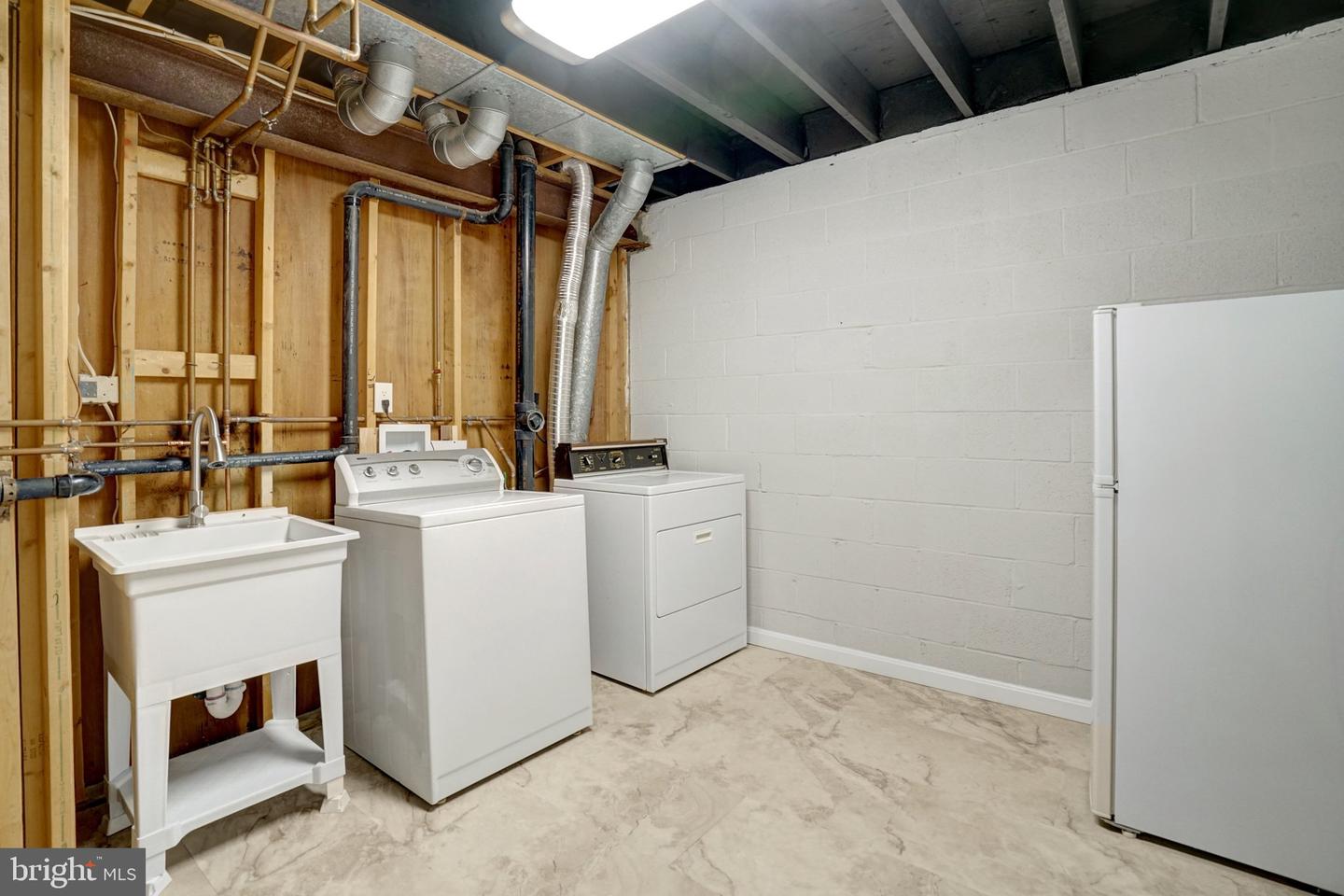6402 Seven Oaks Ct Property Photo 36