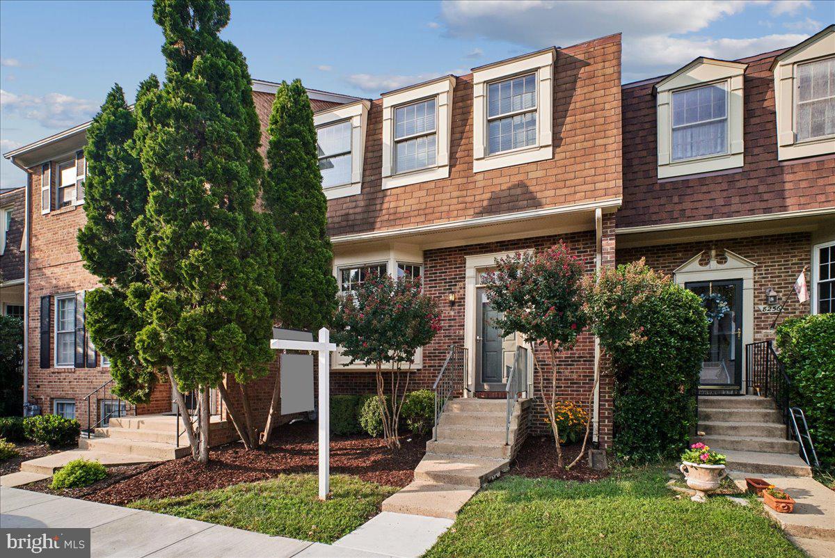 8258 Cedar Landing Ct Property Photo 1
