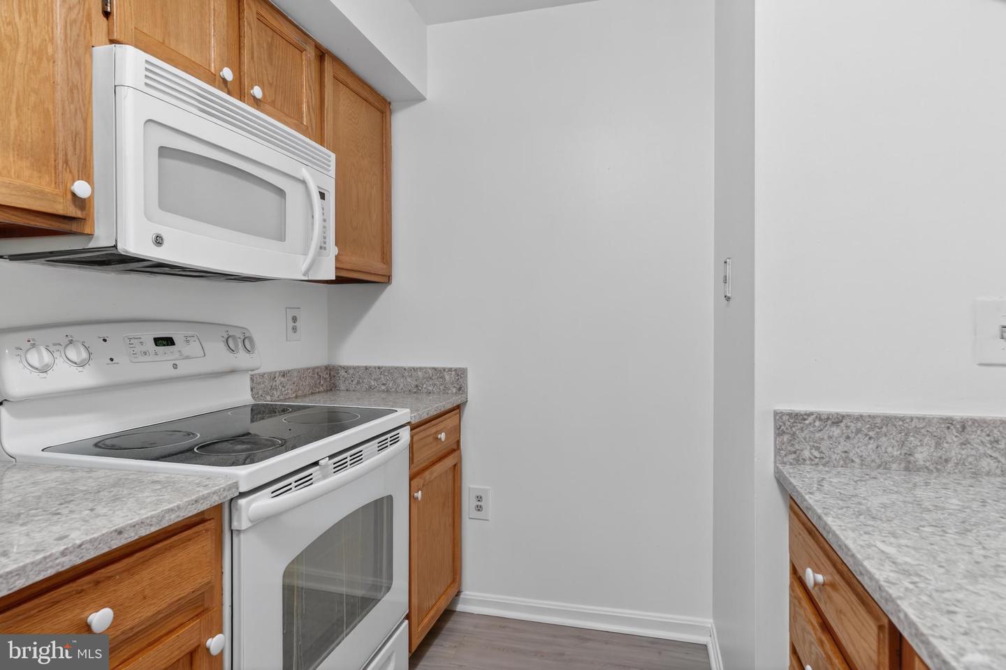 5708 Shadwell Ct #106 Property Photo 10