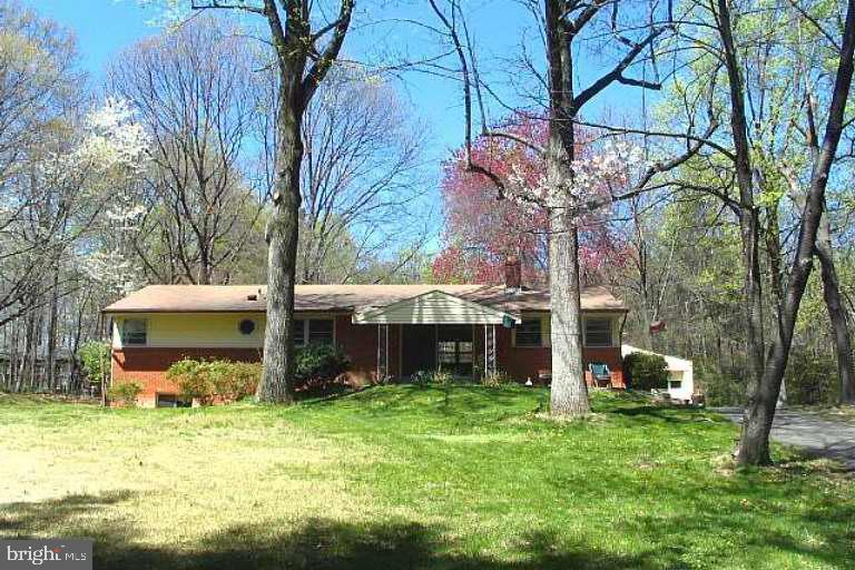 5440 Summit St Property Photo 1