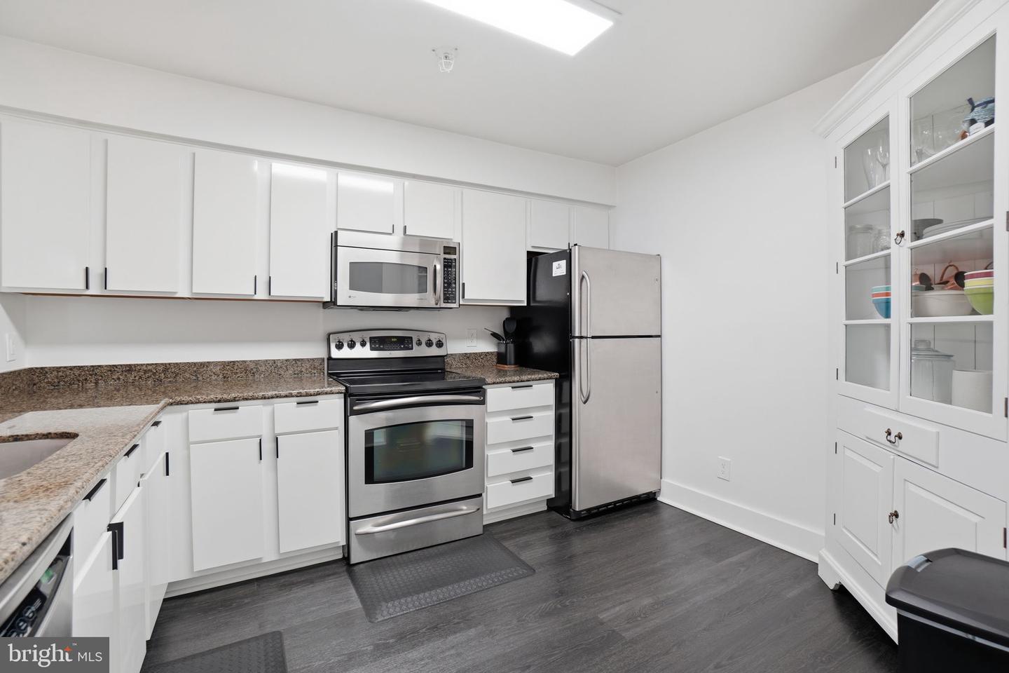 3179 Summit Square Dr #2-a2 Property Photo 3