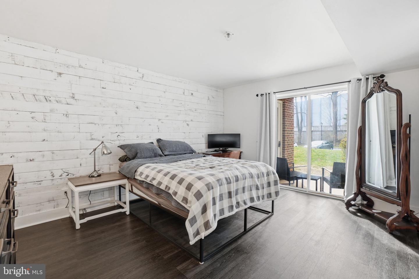 3179 Summit Square Dr #2-a2 Property Photo 12