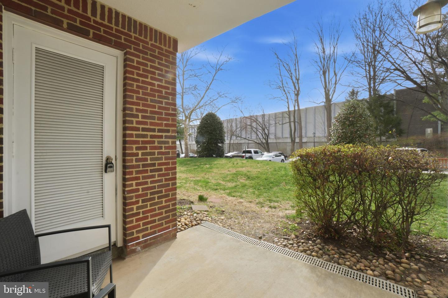 3179 Summit Square Dr #2-a2 Property Photo 18