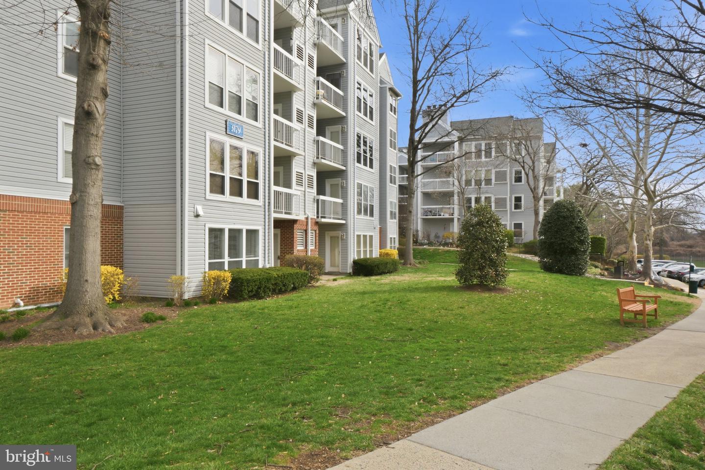 3179 Summit Square Dr #2-a2 Property Photo 19
