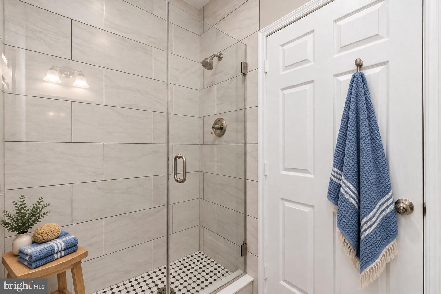 6519 Grange Ln #302 Property Photo 14