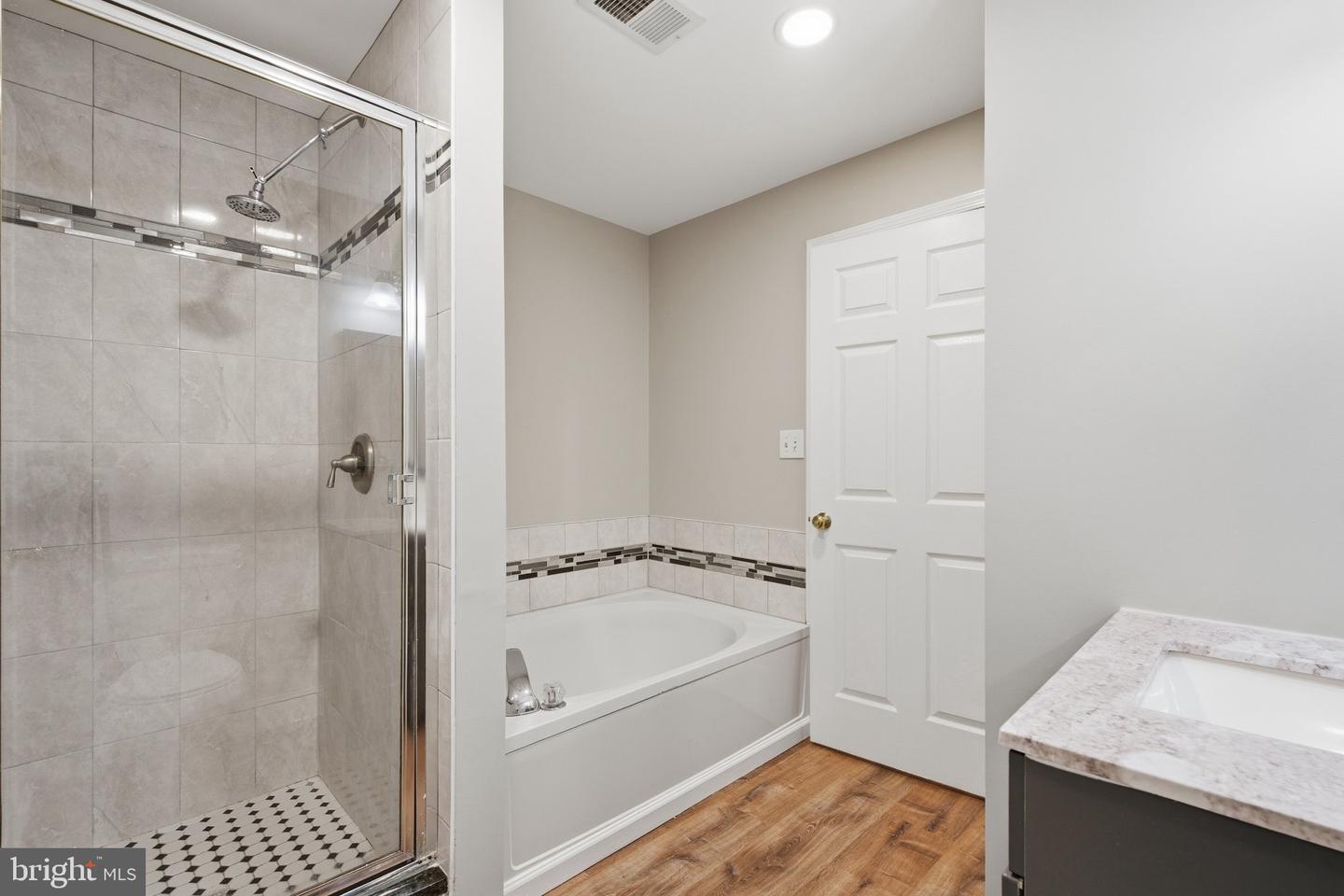 6519 Grange Ln #302 Property Photo 49