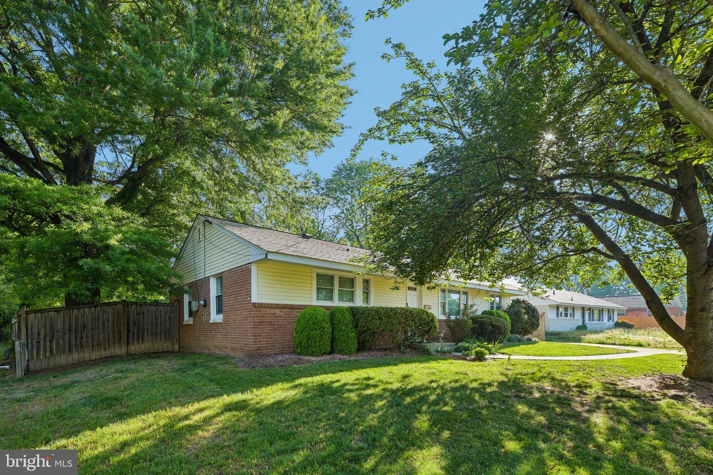 3304 Piper Ln Property Photo 2