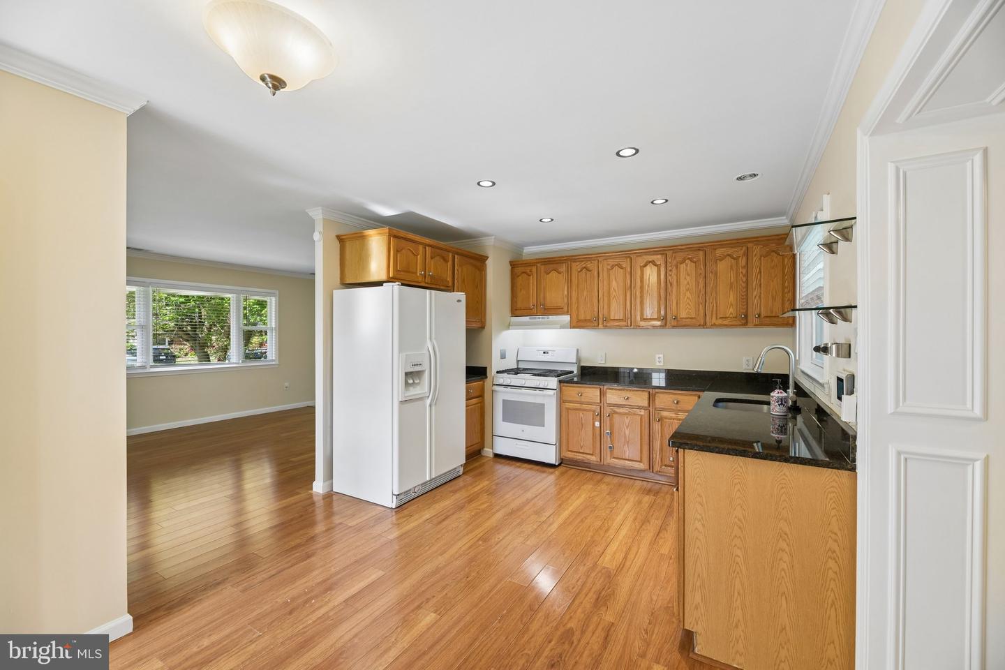 3304 Piper Ln Property Photo 8