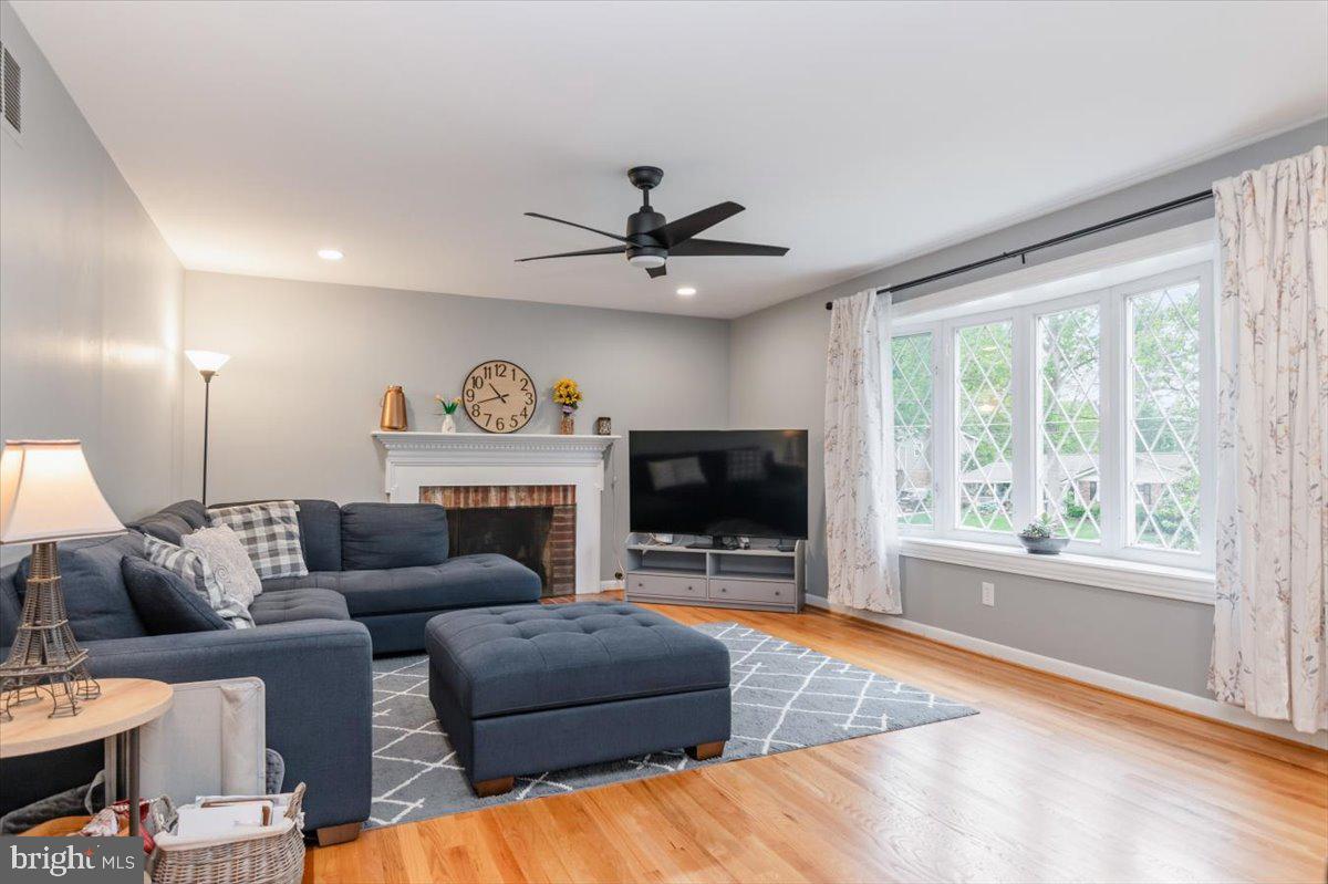 3428 Ramsgate Ter Property Photo 5