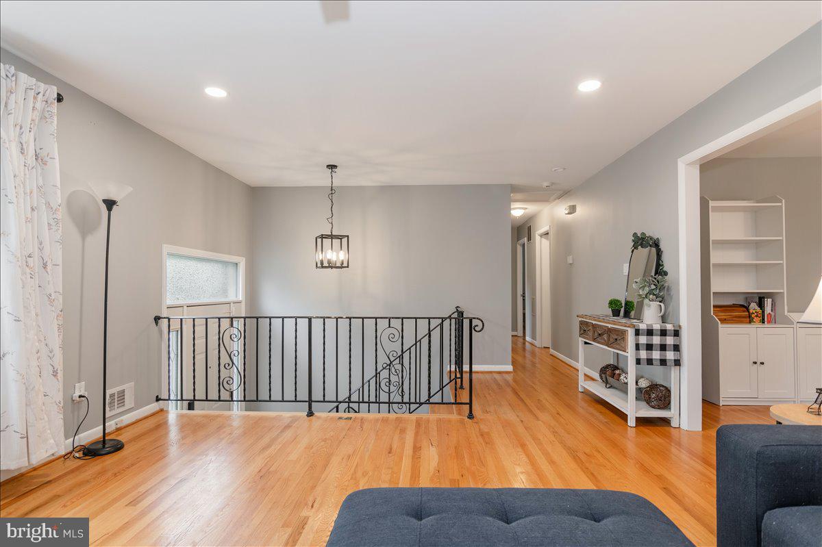 3428 Ramsgate Ter Property Photo 6